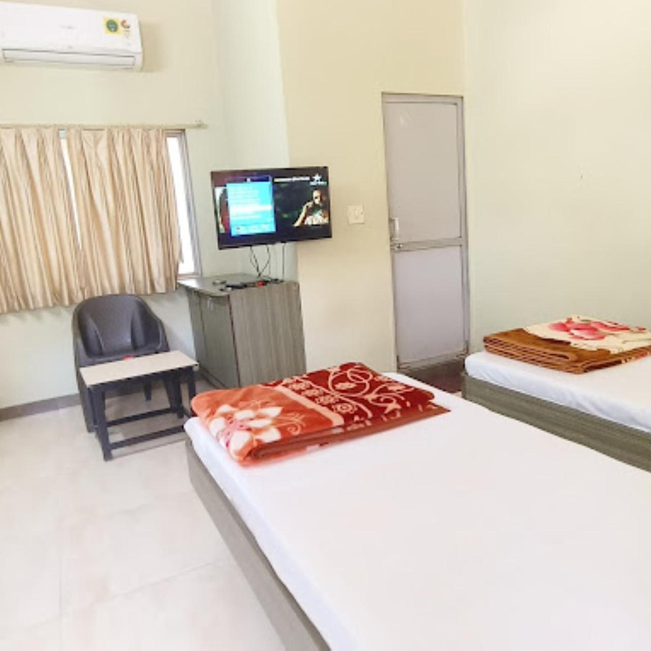 Hotel Anjali Palace Bhuj Ngoại thất bức ảnh