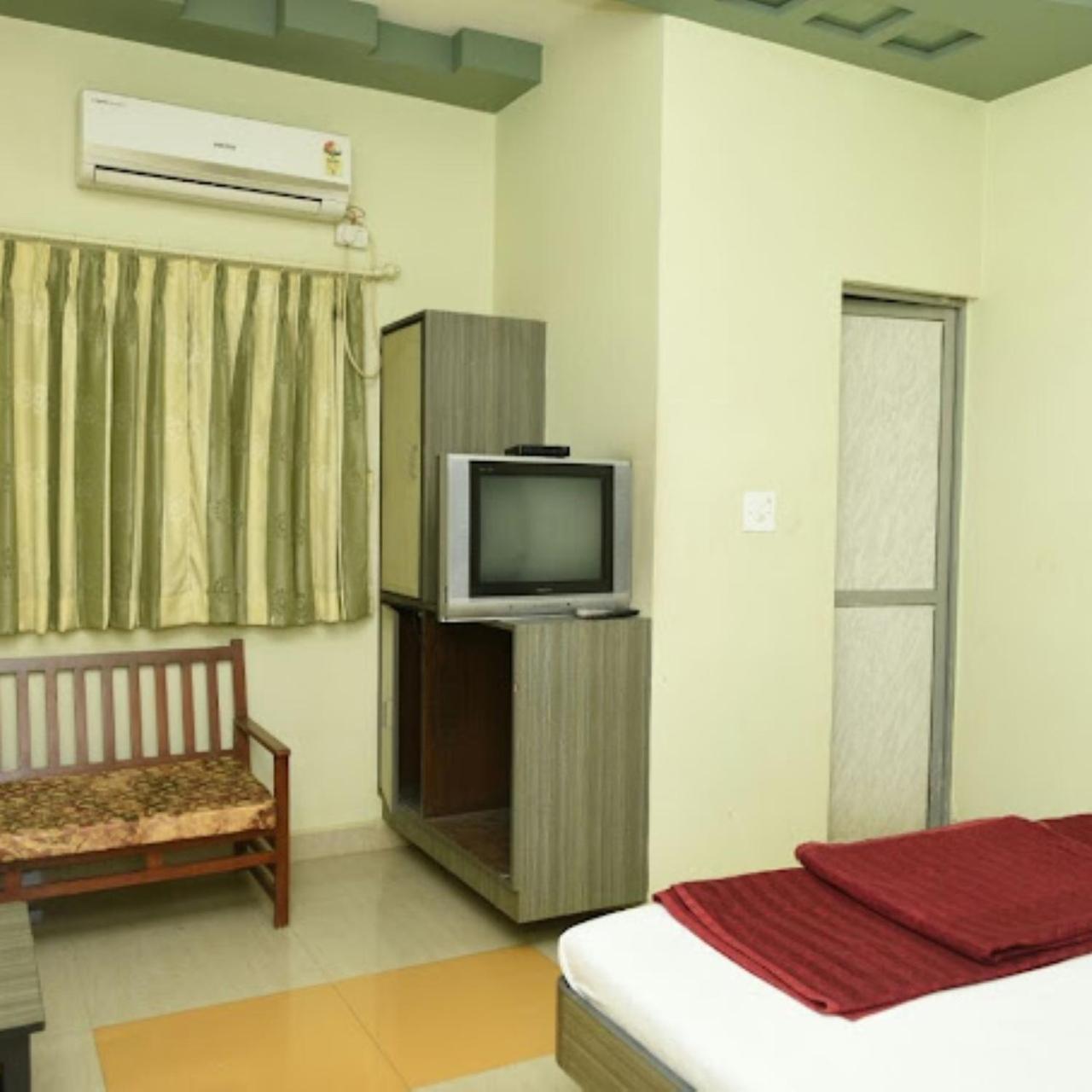 Hotel Anjali Palace Bhuj Ngoại thất bức ảnh